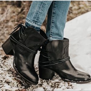 FREEBIRD Leather Casey Boots (Size 7/ Black)